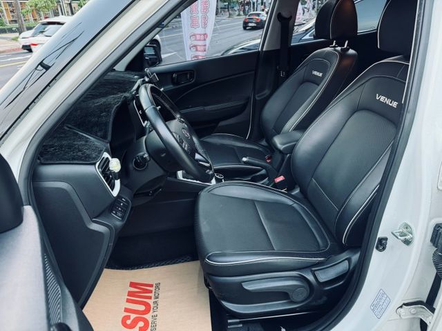 已深耕內湖22年的老店!一手車/免鑰匙/黑車頂/AppleCarPlay/衛星導航/恆溫空調  第8張相片