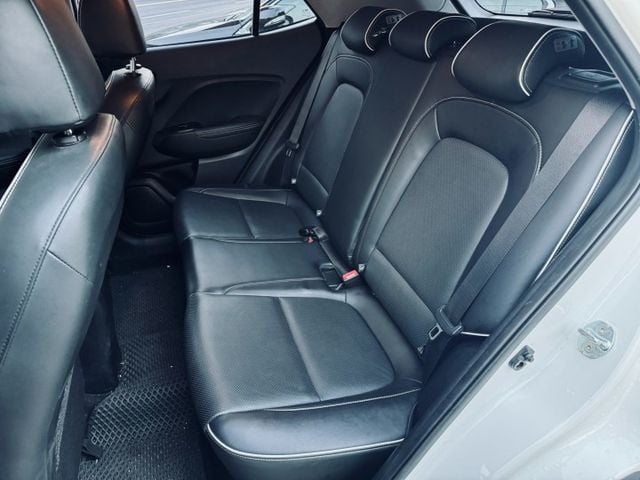 已深耕內湖22年的老店!一手車/免鑰匙/黑車頂/AppleCarPlay/衛星導航/恆溫空調  第9張相片