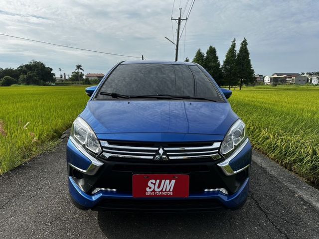 正一手車 時尚版 原版件 恆溫 電動尾門  安卓機 里程僅跑3萬9 小車大空間  第2張相片
