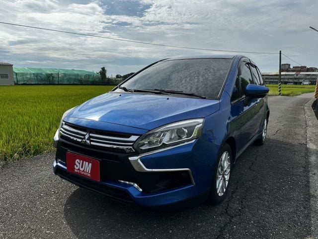 正一手車 時尚版 原版件 恆溫 電動尾門  安卓機 里程僅跑3萬9 小車大空間  第3張相片