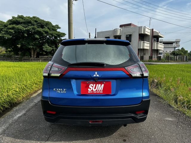 正一手車 時尚版 原版件 恆溫 電動尾門  安卓機 里程僅跑3萬9 小車大空間  第5張相片