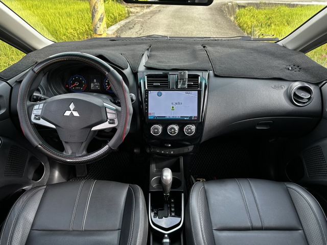 正一手車 時尚版 原版件 恆溫 電動尾門  安卓機 里程僅跑3萬9 小車大空間  第10張相片