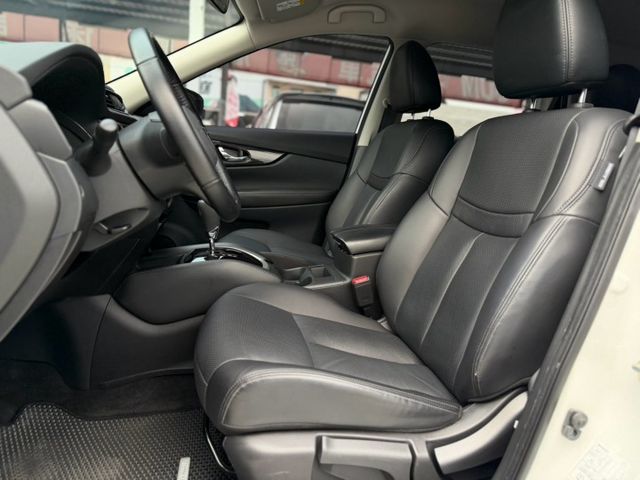 2.0智行版｜安全配備齊全 行車更安全｜【前後車距雷達】【360度環景】【雙區恆溫空調】【定速】  第16張相片