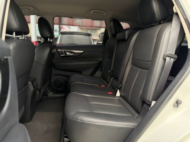 2.0智行版｜安全配備齊全 行車更安全｜【前後車距雷達】【360度環景】【雙區恆溫空調】【定速】  第17張相片