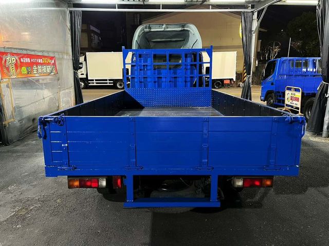 MITSUBISHI三菱 CANTER  第3張相片