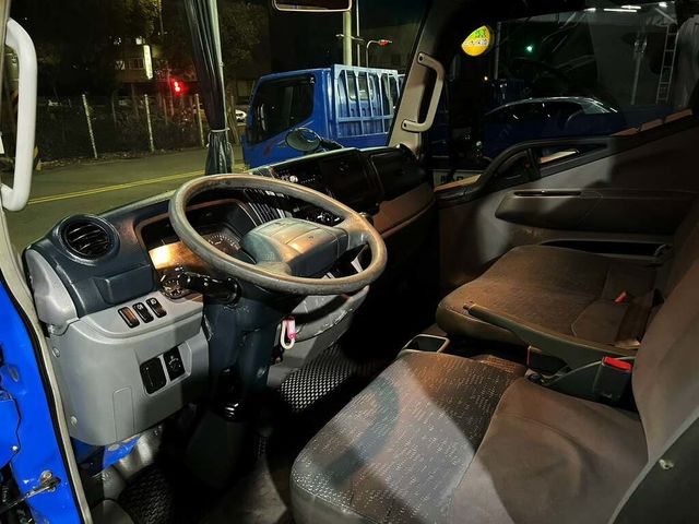 MITSUBISHI三菱 CANTER  第7張相片