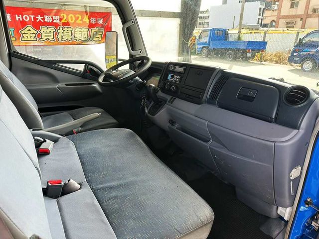 MITSUBISHI三菱 CANTER  第10張相片