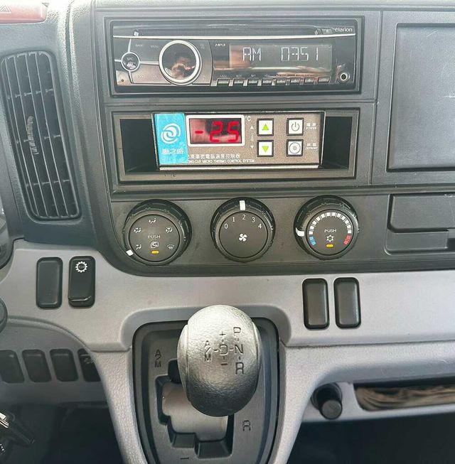 MITSUBISHI三菱 CANTER  第12張相片