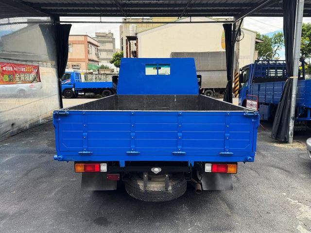 MITSUBISHI三菱 CANTER  第3張相片