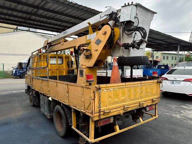 MITSUBISHI三菱 CANTER  第3張相片