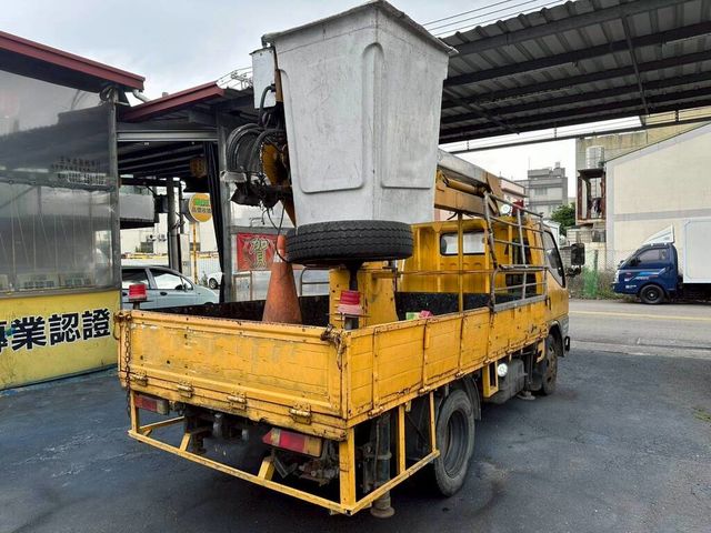 MITSUBISHI三菱 CANTER  第4張相片