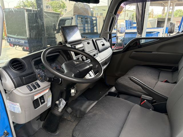 MITSUBISHI三菱 CANTER  第5張相片