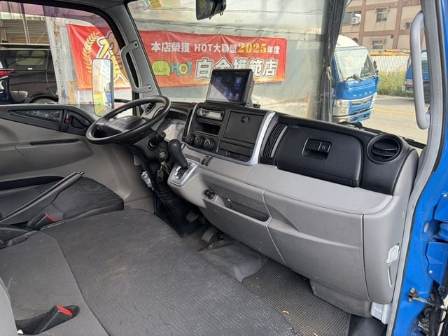 MITSUBISHI三菱 CANTER  第6張相片