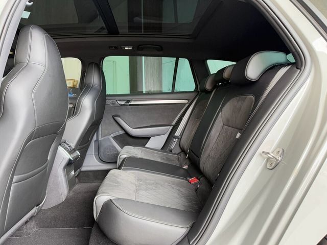 SKODA司科達 SUPERB COMBI  第6張相片