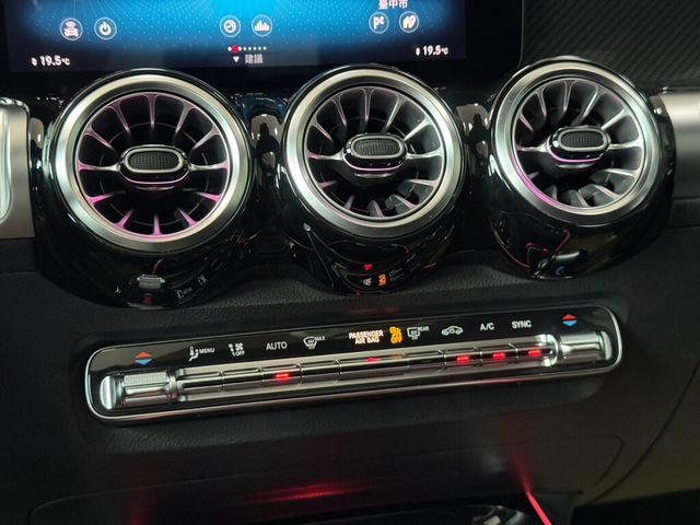 M-BENZ賓士 GLB35 AMG  第15張相片
