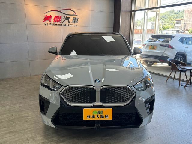 BMW寶馬 IX2 XDRIVE30  第2張相片