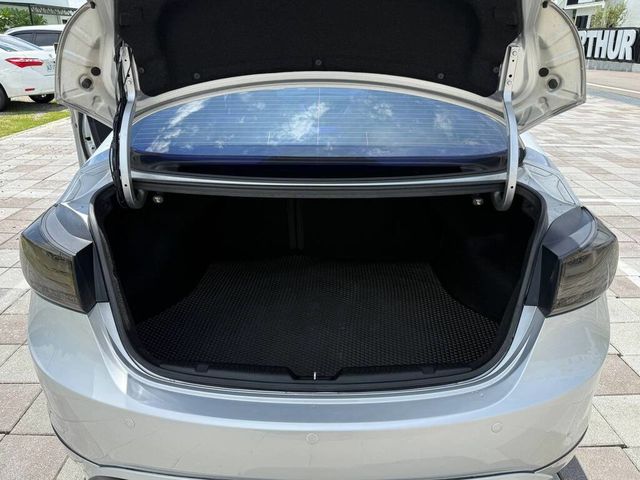 HYUNDAI現代 ELANTRA  第17張相片