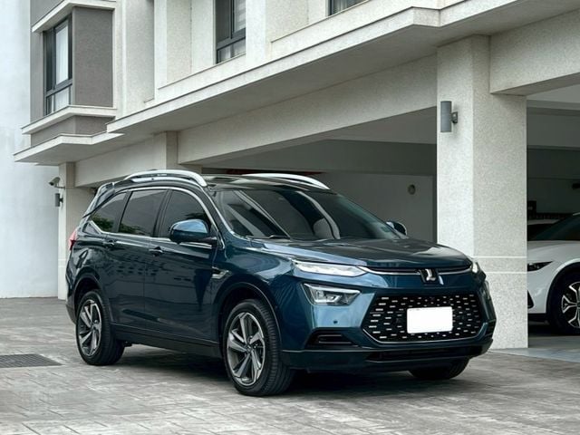 2020年 納智捷 URX  七人座 摸門 一鍵啟動 電尾門 環景 記憶電動椅 天窗 盲點 抬顯  第3張相片