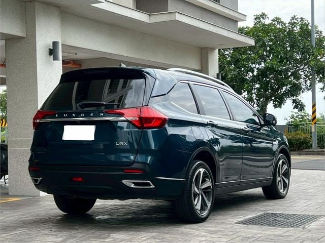 2020年 納智捷 URX  七人座 摸門 一鍵啟動 電尾門 環景 記憶電動椅 天窗 盲點 抬顯  第4張相片