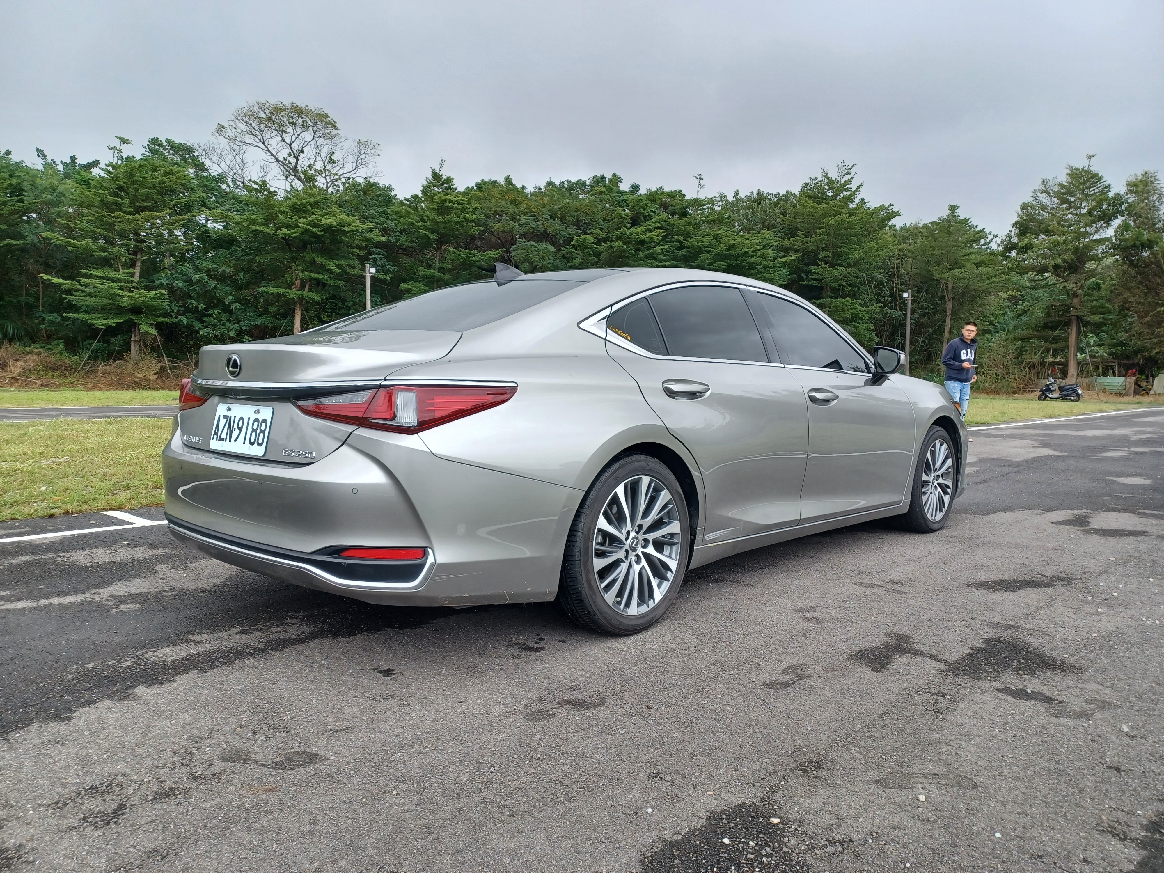 2018 Lexus ES250 旗艦款  第3張相片