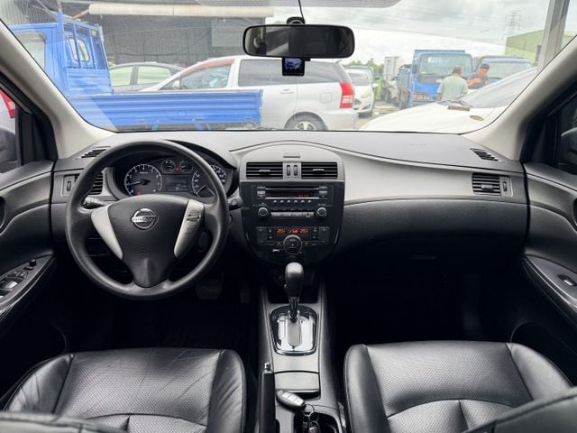 ✅阿伯車✅原鈑件無事故✅有認證✅引擎+變速箱等五大保固一年兩萬公里✅i-KEY✅雙區恆溫✅可全貸✅超低月付  第8張相片