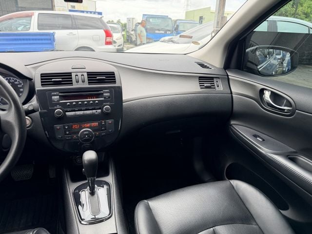 ✅阿伯車✅原鈑件無事故✅有認證✅引擎+變速箱等五大保固一年兩萬公里✅i-KEY✅雙區恆溫✅可全貸✅超低月付  第10張相片
