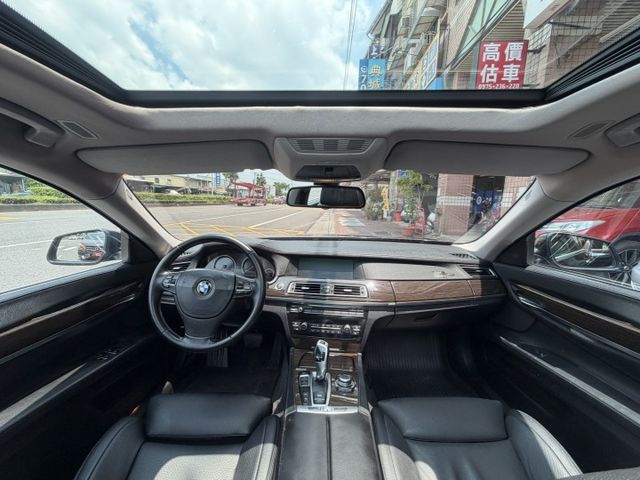 ✅總代理✅第三方認證✅出廠證明✅升級BMW 19吋高階鋁圈✅I-KEY✅全車摸門✅電吸門✅環景顯影✅電動尾門  第12張相片
