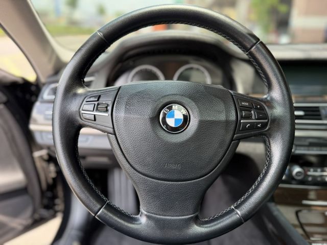 ✅總代理✅第三方認證✅出廠證明✅升級BMW 19吋高階鋁圈✅I-KEY✅全車摸門✅電吸門✅環景顯影✅電動尾門  第13張相片