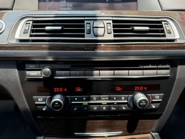 ✅總代理✅第三方認證✅出廠證明✅升級BMW 19吋高階鋁圈✅I-KEY✅全車摸門✅電吸門✅環景顯影✅電動尾門  第17張相片