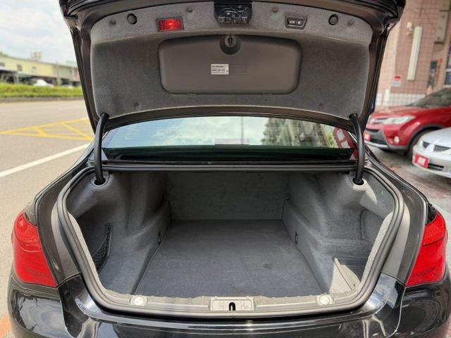 ✅總代理✅第三方認證✅出廠證明✅升級BMW 19吋高階鋁圈✅I-KEY✅全車摸門✅電吸門✅環景顯影✅電動尾門  第19張相片