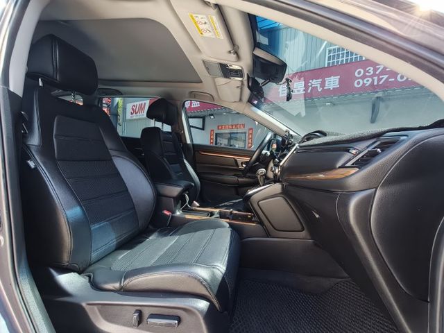 想找一台空間大、舒適又好開的家庭休旅？2023 Honda CR-V S版，兼具實用與質感，代步、家庭出遊，都很合適。  第10張相片