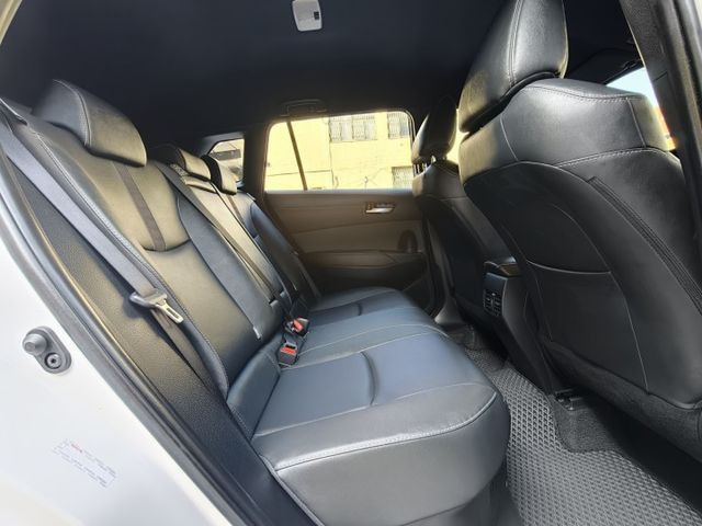 想找一台新年式、低里程又省油的家庭休旅？2024 Toyota Corolla Cross 油電尊爵版，僅1.4萬公里  第9張相片