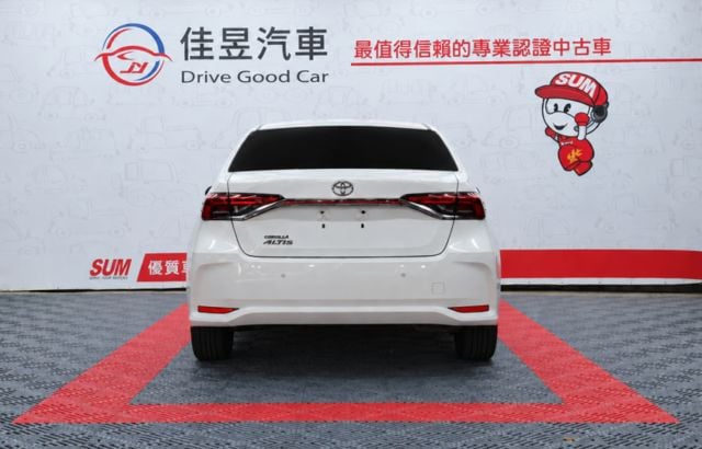 想找一台好開、省油、養車不傷荷包的家庭房車？2019 Toyota ALTIS，空間實用、操控輕鬆，兼顧日常通勤與全家出  第6張相片