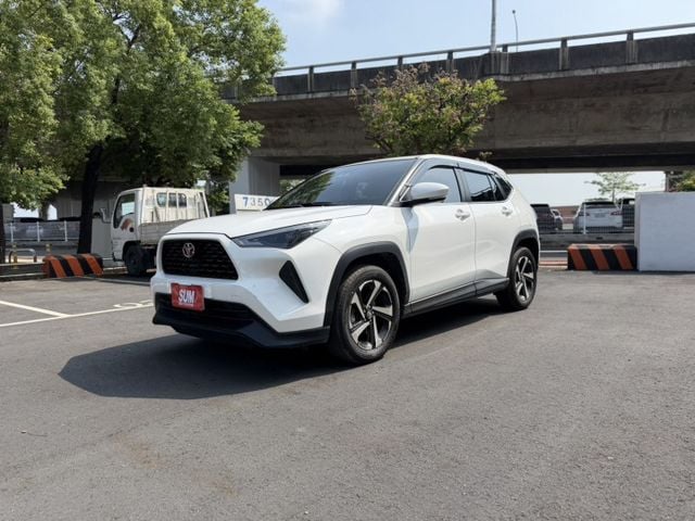 2024 Toyota Yaris Cross 1.5酷動版 白色 認證車 原廠保養 新車保固中  新價格 保證便宜  第1張相片