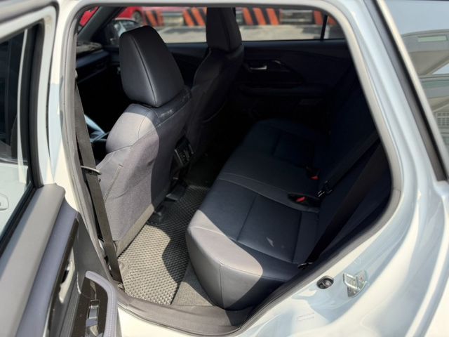 2024 Toyota Yaris Cross 1.5酷動版 白色 認證車 原廠保養 新車保固中  新價格 保證便宜  第12張相片