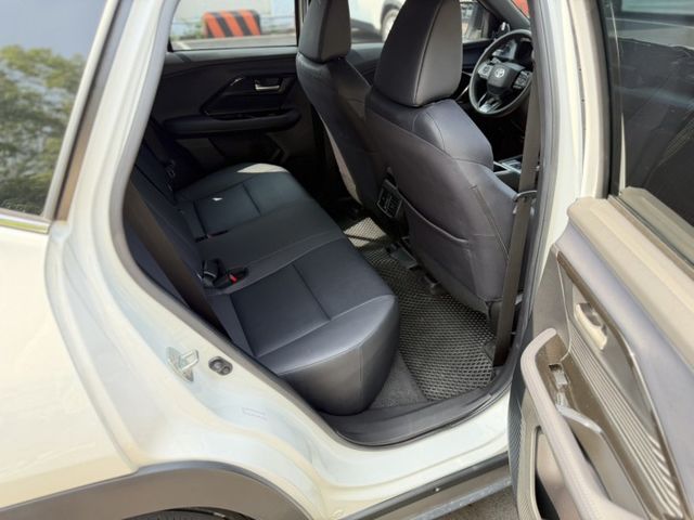 2024 Toyota Yaris Cross 1.5酷動版 白色 認證車 原廠保養 新車保固中  新價格 保證便宜  第13張相片