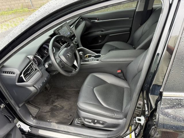2021 Toyota Camry 2.0尊爵 最頂級 黑色 原鈑件 原廠保養 僅跑8萬 新價格 全網最便宜  第4張相片