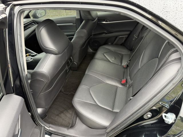 2021 Toyota Camry 2.0尊爵 最頂級 黑色 原鈑件 原廠保養 僅跑8萬 新價格 全網最便宜  第6張相片