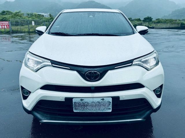 『可認證』『稀有ACC跟車』重點配備：倒車顯影｜後視鏡顯示器｜免鑰匙｜後備箱旅行燈｜迎賓踏板  第2張相片