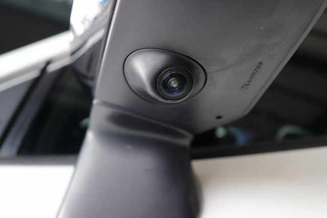 環景影像系統/摸門解鎖/車道維持輔助系統/駕駛座電動調整  第9張相片