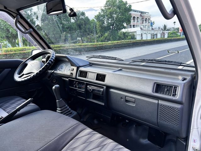 工作好夥伴 ! 漂亮車 ! 引擎順暢 ! 檔位清晰 ! 第三方認證 ! 全額貸款 !  第8張相片