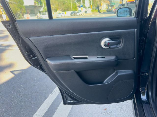 原鈑件/省油代步車  第10張相片