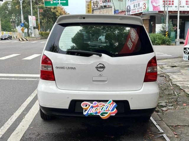 公司代步車/稀有1.8cc/7人座/抬頭顯示器/音響主機/免鑰匙/前霧燈/自動大燈/摸門/三排座椅/恆溫空調  第5張相片