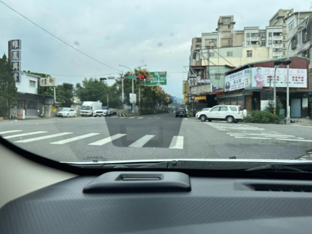 公司代步車/稀有1.8cc/7人座/抬頭顯示器/音響主機/免鑰匙/前霧燈/自動大燈/摸門/三排座椅/恆溫空調  第11張相片