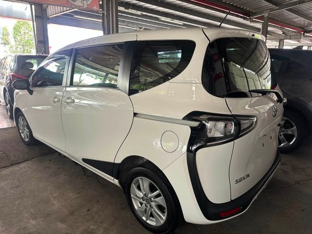 一手車/原鈑件/免鑰匙/恆溫/摸門解鎖/胎壓偵測  第2張相片