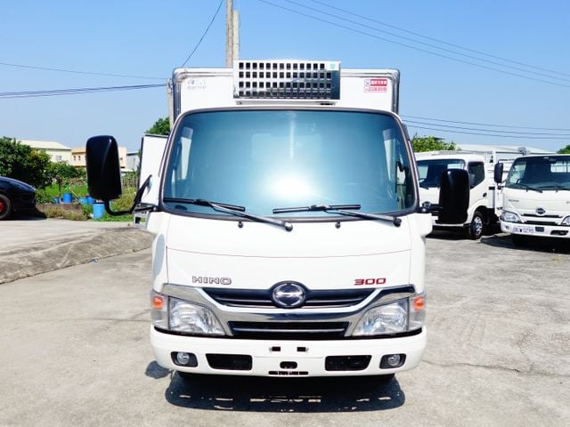 《11.5呎》HINO免加尿素+載重變更5噸冷凍車《3呎油壓尾門》  第1張相片