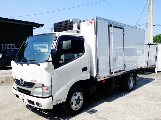 《11.5呎》HINO免加尿素+載重變更5噸冷凍車《3呎油壓尾門》  第2張相片
