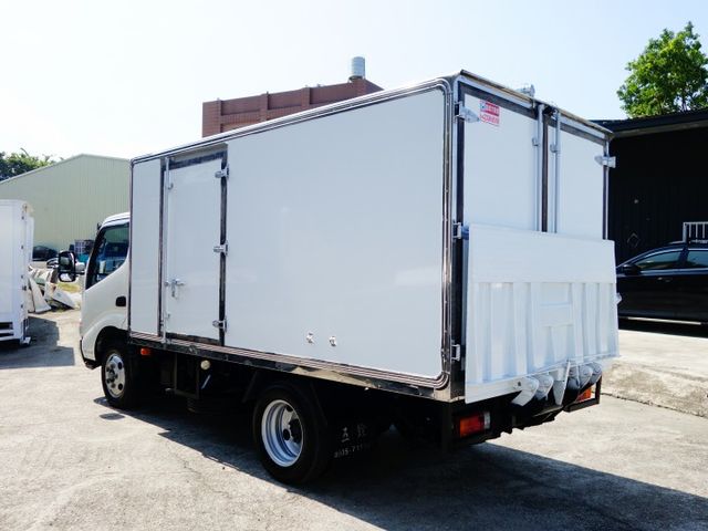 《11.5呎》HINO免加尿素+載重變更5噸冷凍車《3呎油壓尾門》  第6張相片