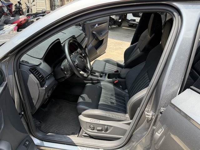 新玉山版/全車原鈑件/Carplay主機/換檔撥片/ACC跟車/AEB自動煞車/全車環景/雙區恆溫/整備中歡迎搶先賞車  第5張相片