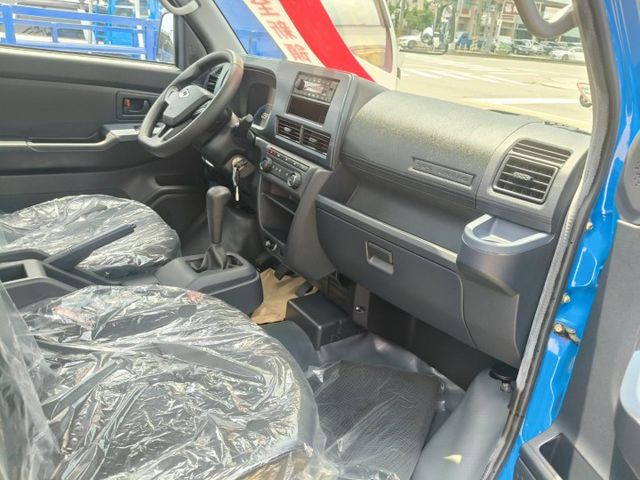 全新領牌車手排四輪傳動 未曾使用過  第8張相片